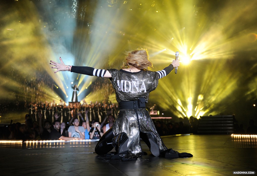 20120606-pictures-madonna-official-mdna-tour-05.jpg