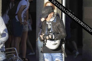 Madonna shopping at Ponte Vecchio in Florence, Italy - 15 June 2012 (4)