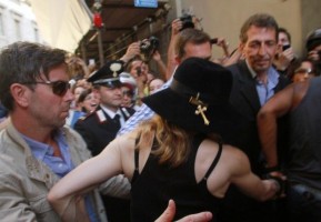 Madonna visiting the Uffizi Gallery, Florence - 17 June 2012 (1)