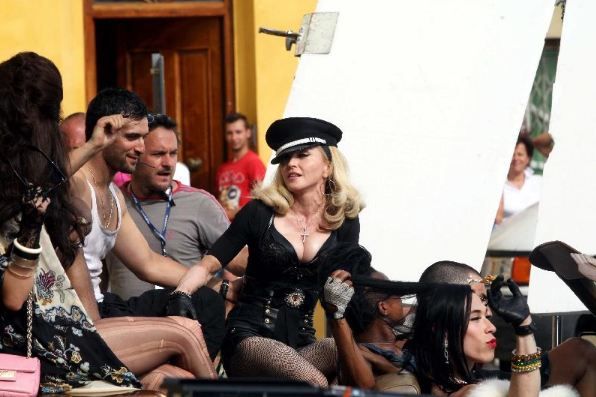 20120618 pictures madonna turn up the radio set 22