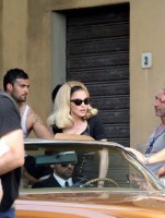 On the set of Turn up the Radio - Florence - Madonna (13)