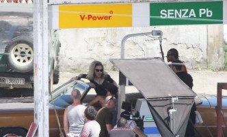 On the set of Turn up the Radio - Florence - Madonna (25)
