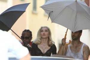 On the set of Turn up the Radio - Florence - Madonna (36)