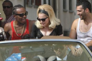 On the set of Turn up the Radio - Florence - Madonna (41)
