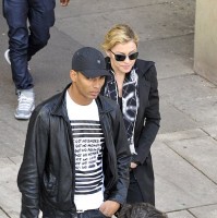 Madonna visits the Leopold Museum, Vienna - 30 July 2012 (6)