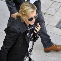 Madonna visits the Leopold Museum, Vienna - 30 July 2012 (7)