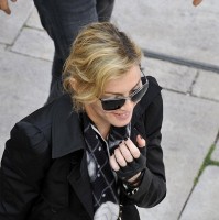 Madonna visits the Leopold Museum, Vienna - 30 July 2012 (8)