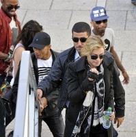Madonna visits the Leopold Museum, Vienna - 30 July 2012 (9)