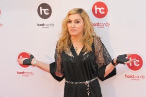 Madonna at the Hard Candy Fitness Opening in Moscow - 6 August 2012 - Update 01 (14)