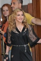 Madonna at the Hard Candy Fitness Opening in Moscow - 6 August 2012 - Update 01 (31)