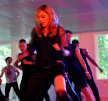 Madonna giving Addicted to Sweat dance class in Moscow (1)