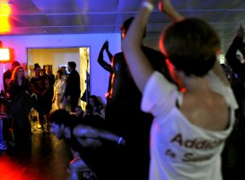 Madonna giving Addicted to Sweat dance class in Moscow (7)