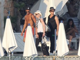 Madonna relaxing in the Antibes in France -  20 August 2012 (19)