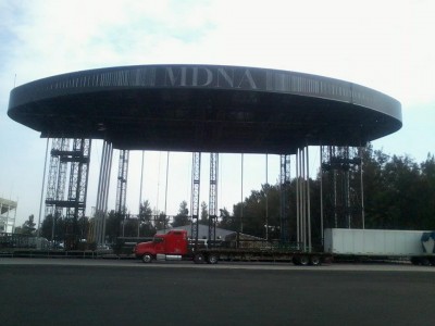 20121106-media-madonna-mdna-tour-stage-mexico-01