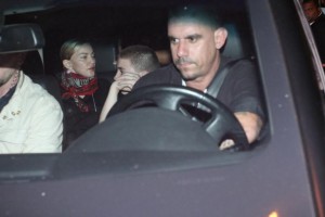 1 December 2012 - Madonna Having dinner with Luciano Huck, Rio de Janeiro (7)