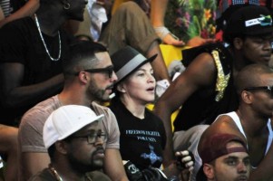 Madonna attends AfroReggae in Rio de Janeiro - Part 2 (4)
