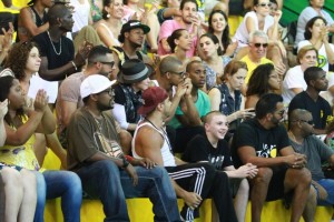 Madonna attends AfroReggae in Rio de Janeiro - Part 2 (14)