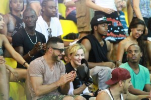 Madonna attends AfroReggae in Rio de Janeiro - Part 2 (15)