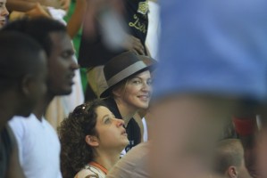 Madonna attends AfroReggae in Rio de Janeiro - Part 2 (21)