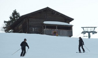 Madonna skiing in Gstaad, Switzerland - Part 2 (3)