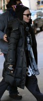 Madonna out and about New York, Kabbalah Centre (6)