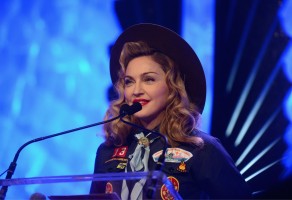 Madonna dressed up as boy scout at the GLAAD Media Awards - Anderson Cooper - Backstage - HQ (47)