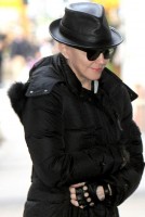 Madonna out and about New York, Kabbalah Centre - 23 March 2013 (4)