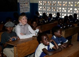 Madonna and family visiting Malawi - Mkoko Primary School - 2 April 2013 (3)