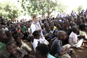 Madonna vistis Mkoko Primary School with family in Kasungu Malawi - 2 April 2013 (1)