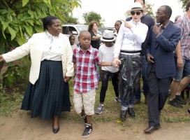 Madonna visits Mphandula Childrencare Centre in Namitete, Malawi - 5 April 2013 (3)