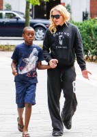 Madonna out and about in London - 27 July 2013 (1)
