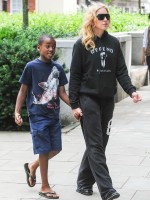 Madonna out and about in London - 27 July 2013 (6)