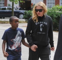 Madonna out and about in London - 27 July 2013 (10)