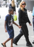 Madonna out and about in London - 27 July 2013 (12)