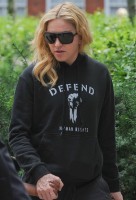 Madonna out and about in London - 27 July 2013 (16)