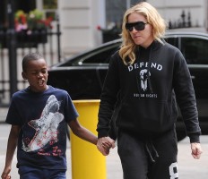 Madonna out and about in London - 27 July 2013 (17)
