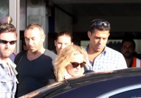 Madonna at the Ciampino airport in Rome - 19 August 2013 (4)