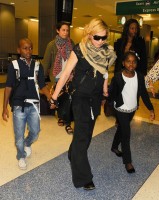 Madonna arrives at JFK airport in New York - 3 September 2013 (3)