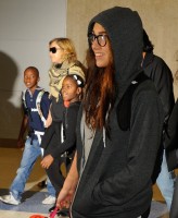Madonna arrives at JFK airport in New York - 3 September 2013 (4)