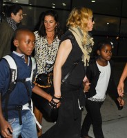 Madonna arrives at JFK airport in New York - 3 September 2013 (9)
