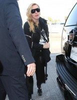 Madonna arrives at LAX airport, Los Angeles - 18 November 2013 (6)