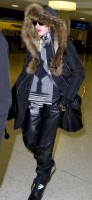 Madonna arrives at JFK Airport, New York - 23 December 2013 - Pictures (5)