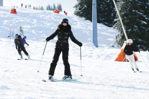 Madonna spotted skiing in Gstaad, Switzerland - December 2013 (5)