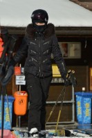 Madonna spotted skiing in Gstaad, Switzerland - December 2013 - Update 1 (5)