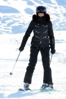 Madonna spotted skiing in Gstaad, Switzerland - December 2013 - Update 1 (10)