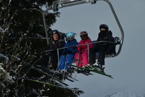 Madonna spotted skiing in Gstaad, Switzerland - December 2013 - Update 1 (14)