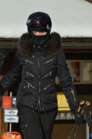 Madonna spotted skiing in Gstaad, Switzerland - December 2013 - Update 1 (17)