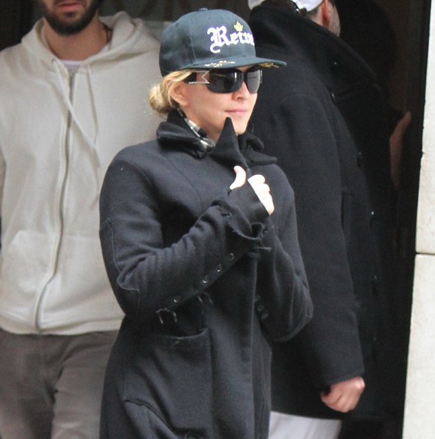 20140325-pictures-madonna-out-and-about-
