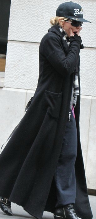 20140325-pictures-madonna-out-and-about-