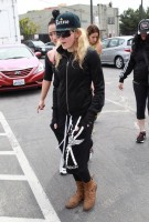Madonna out and about in Los Angeles - 17 April 2014 (4)